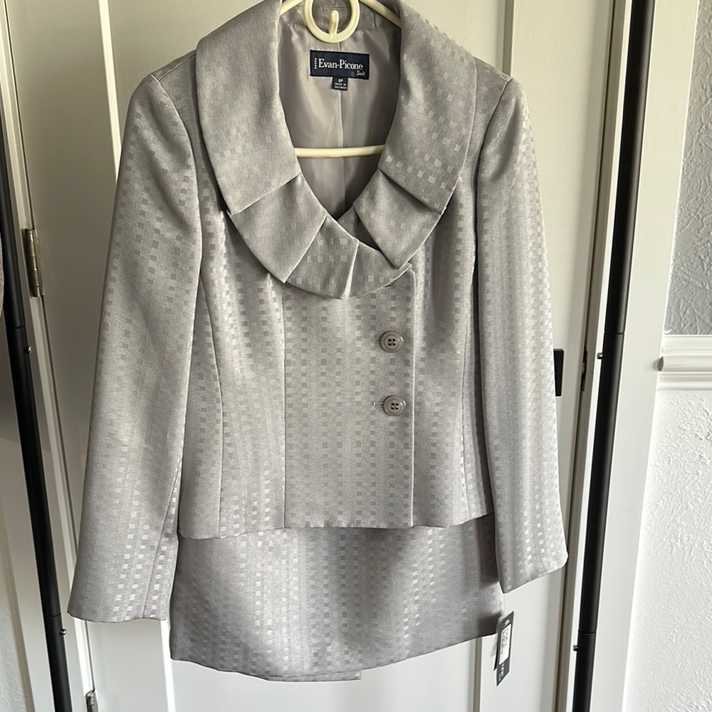 Evan Picone Gray Blazer with Statement Collar